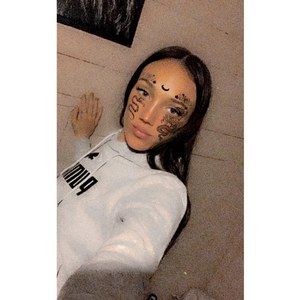 Meet your Posher, Kenisha